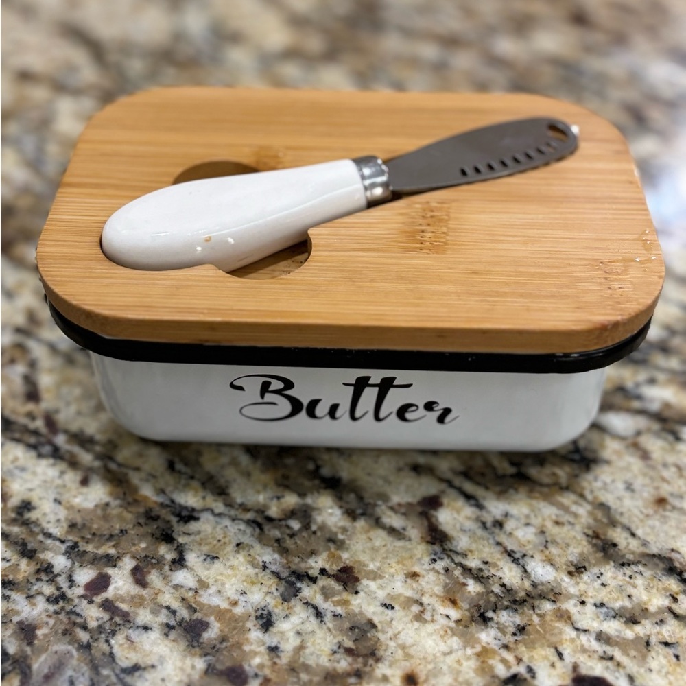 White and Bamboo Butter Dish with Spreader